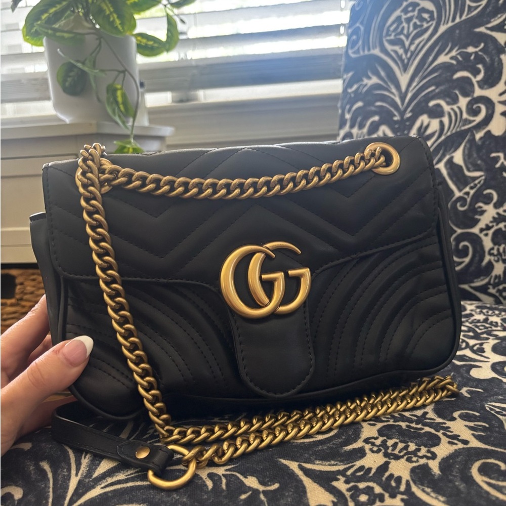Gucci Black and Gold Luxury Shoulder Bag
